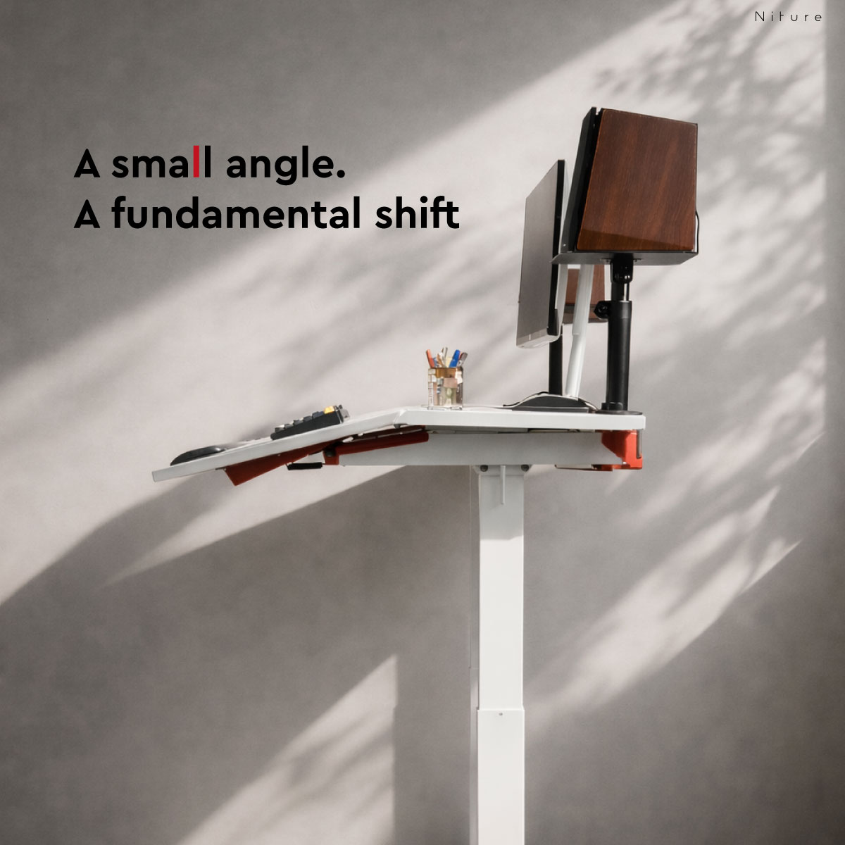 Niture TILT digunakan dalam kedudukan duduk ber-sudut dengan kerusi ergonomik